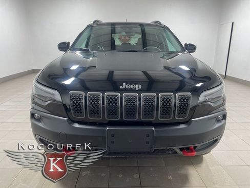 Used 2022 Jeep Cherokee Trailhawk image 2