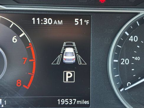 Used 2025 Nissan Versa SV FWD image 38