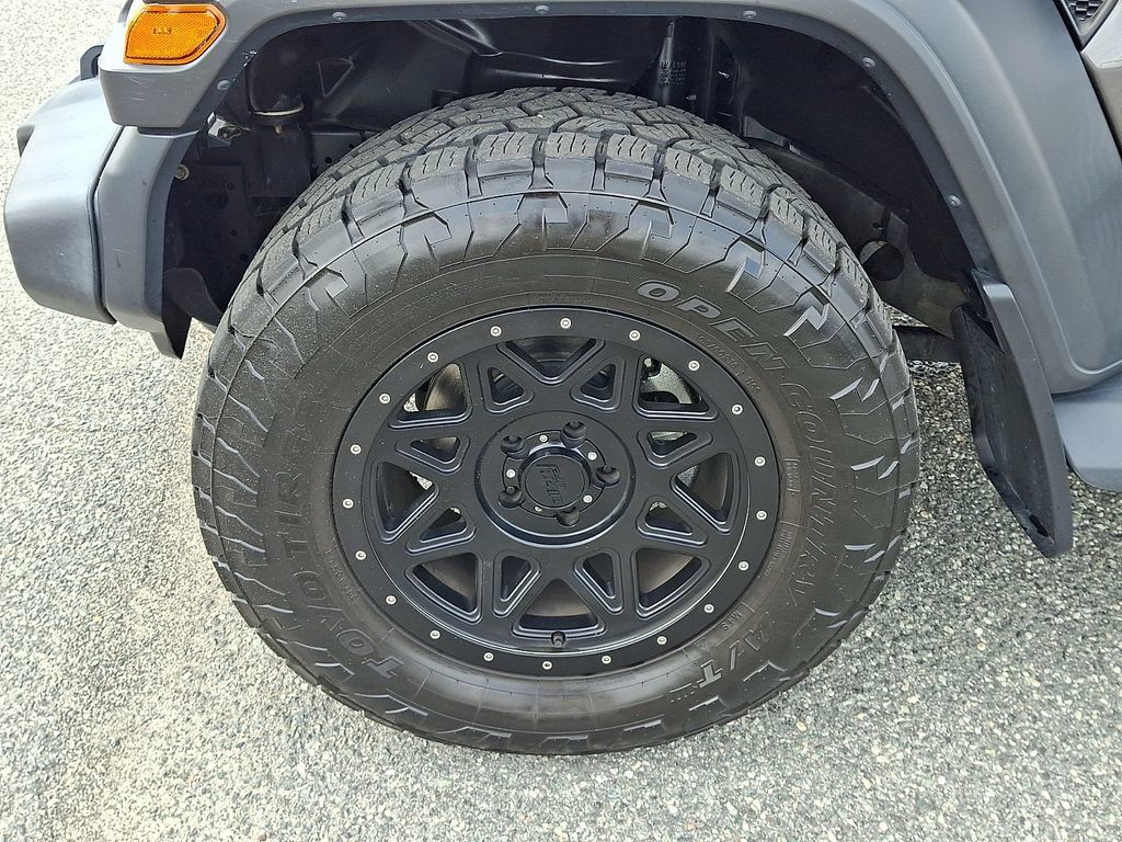 Used 2020 Jeep Gladiator Sport w/ Quick Order Package 24S AWD/4WD image 29