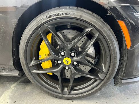 Used 2023 Ferrari Roma RWD image 28