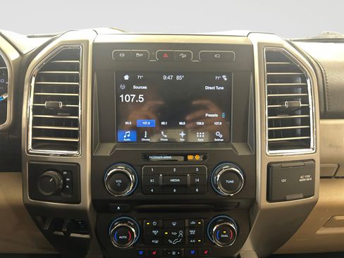 Used 2017 Ford F350 Lariat w/ Lariat Value Package AWD/4WD image 12