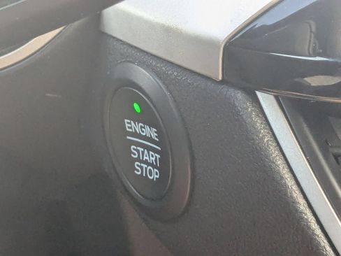 Used 2020 Ford Escape SE FWD image 26