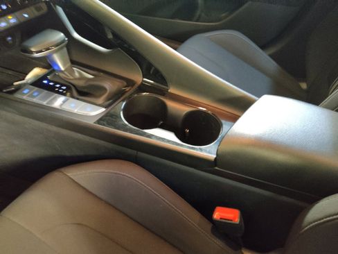 Used 2025 Hyundai Elantra SEL image 26