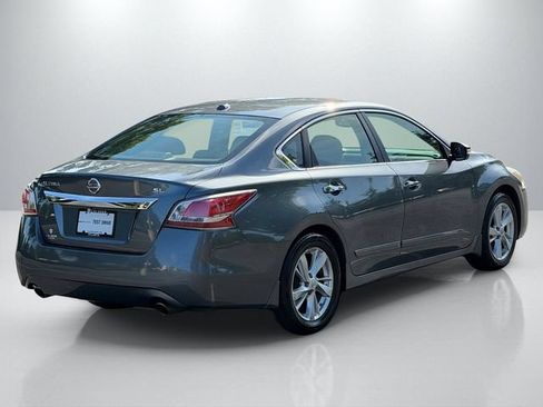 Used 2015 Nissan Altima 2.5 SL w/ Technology Package FWD image 9