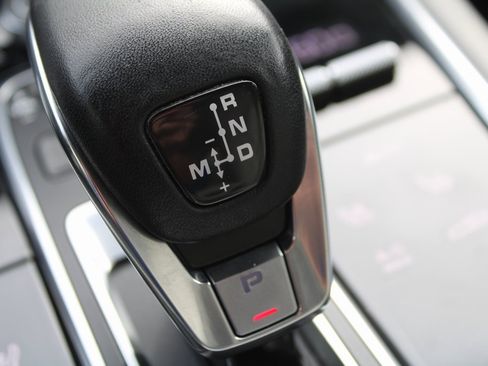 Used 2018 Porsche Panamera 4S image 39