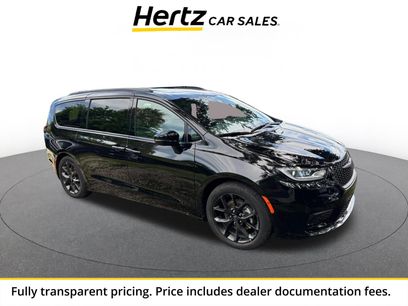 Used 2025 Chrysler Pacifica Limited