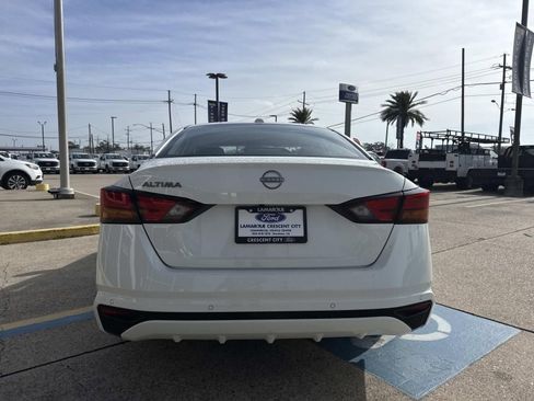 Used 2025 Nissan Altima 2.5 SV image 8
