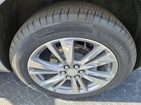 Certified 2025 Cadillac XT6 Premium Luxury image 17