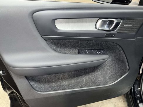 Used 2024 Volvo XC40 B5 Plus w/ Climate Package AWD/4WD image 19