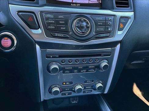 Used 2018 Nissan Pathfinder SL w/ Midnight Edition Package AWD/4WD image 15
