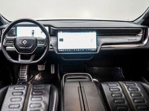 Used 2022 Rivian R1T Adventure image 5