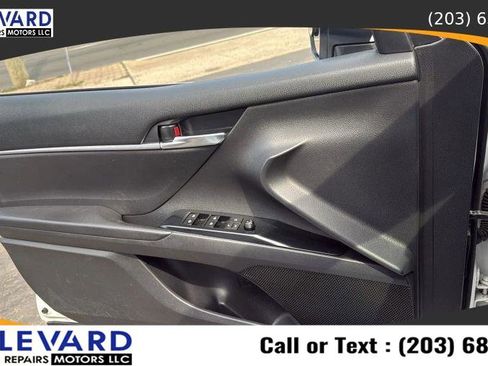 Used 2019 Toyota Camry SE image 21