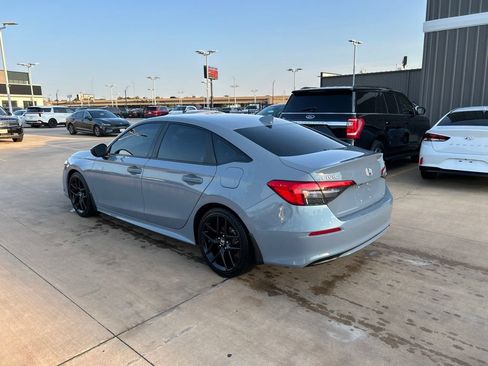 Used 2024 Honda Civic Sport image 2