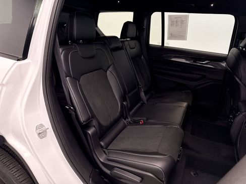 Used 2023 Jeep Grand Cherokee L Laredo AWD/4WD image 17