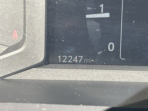 Used 2024 Toyota Tacoma SR image 15