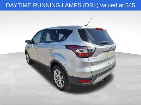 Used 2017 Ford Escape SE FWD image 3