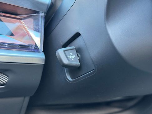 Used 2023 BMW i7 xDrive60 w/ Executive Package 2 image 21