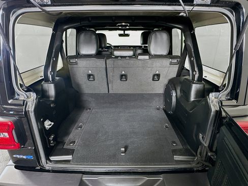 Used 2023 Jeep Wrangler Sahara AWD/4WD image 28