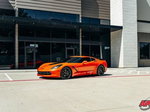 Used 2019 Chevrolet Corvette Stingray Coupe w/ Carbon Flash Badge Package RWD image 16