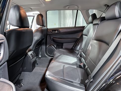 Used 2017 Subaru Outback 2.5i Limited image 18