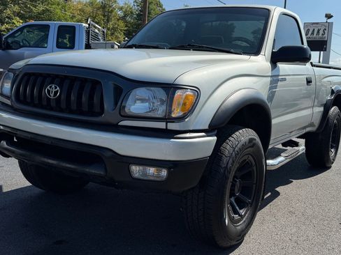 Used 2002 Toyota Tacoma PreRunner RWD image 2