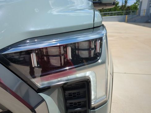 Used 2025 Toyota Tundra Platinum AWD/4WD image 9