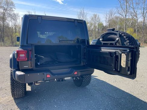 Used 2024 Jeep Wrangler Unlimited Rubicon 392 image 11