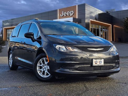 Used 2021 Chrysler Voyager Lxi image 1