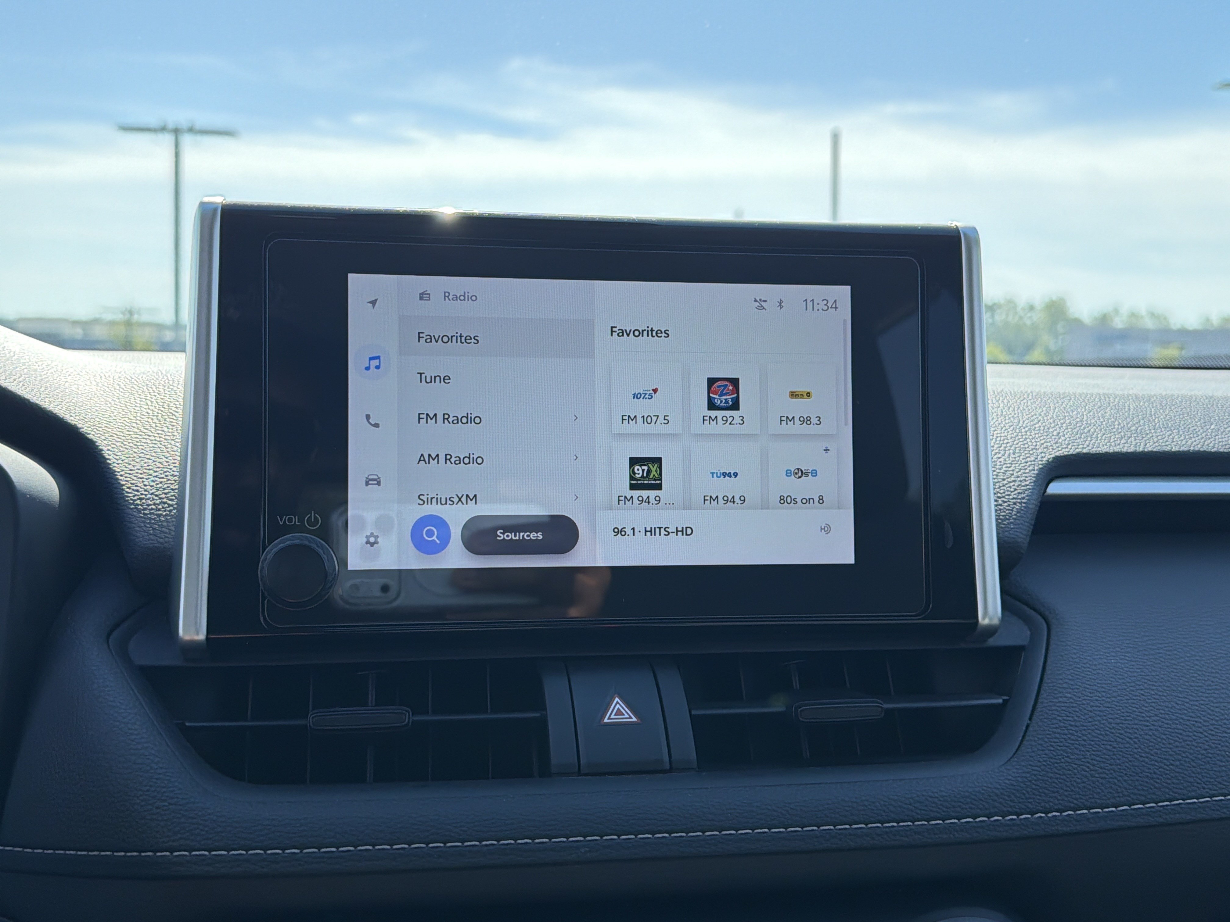Used 2025 Toyota RAV4 XLE FWD image 22