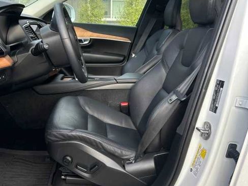Used 2023 Volvo XC90 T8 Plus w/ Protection Package image 4