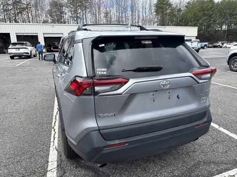 Used 2020 Toyota RAV4 XLE image 16