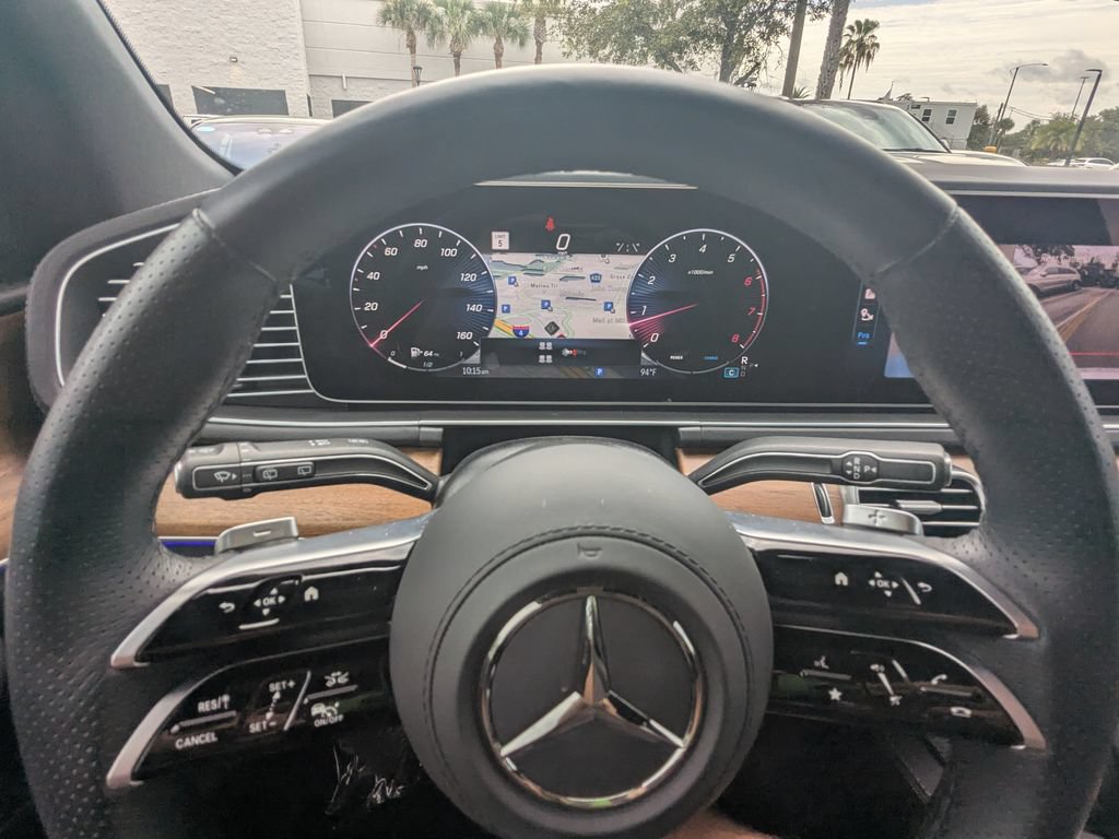 Used 2025 Mercedes-Benz GLS 450 4MATIC w/ AMG Line Exterior image 14