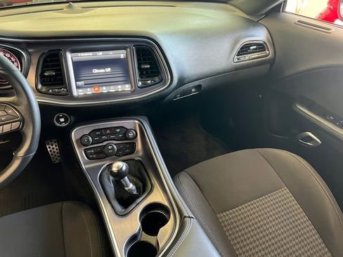 Certified 2018 Dodge Challenger R/T Scat Pack w/ Dynamics Package RWD image 30