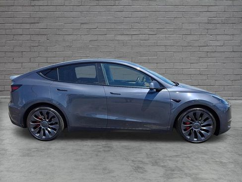 Used 2022 Tesla Model Y Performance AWD/4WD image 12
