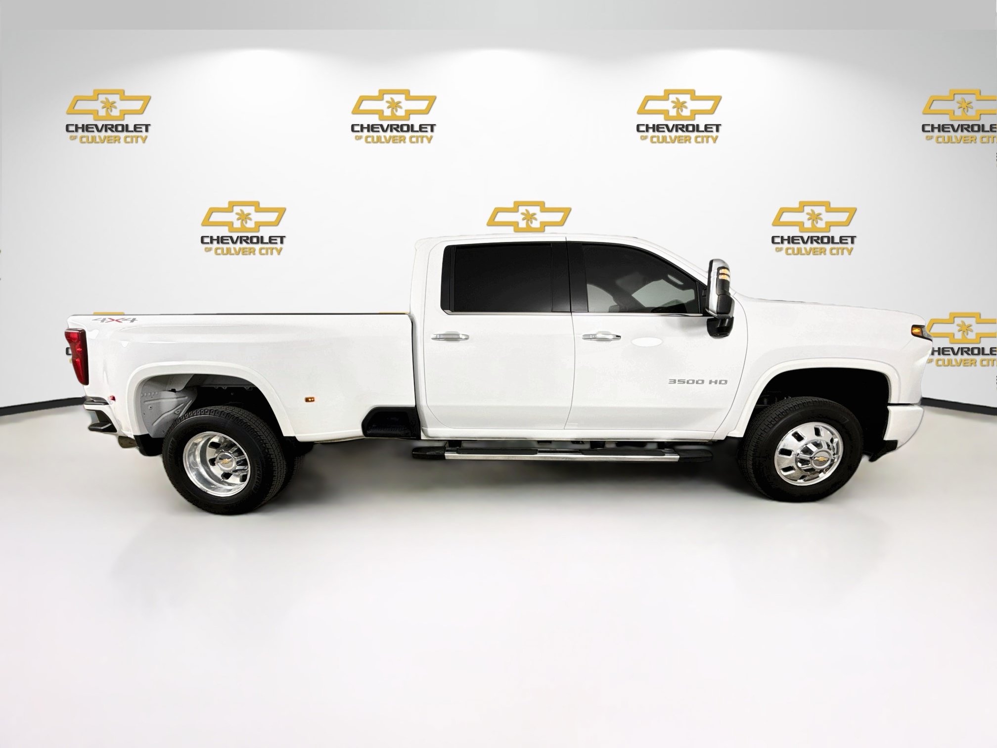 Used 2024 Chevrolet Silverado 3500 LTZ w/ LTZ Plus Package AWD/4WD image 9