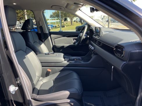 Certified 2025 Honda Pilot EX-L image 35