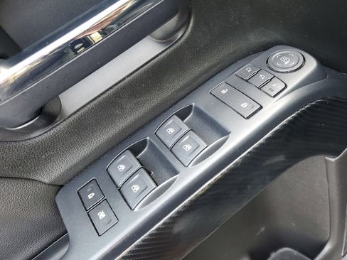 Used 2018 Chevrolet Silverado 1500 High Country image 18