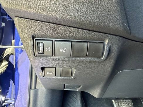 Used 2023 Toyota Corolla Cross XLE w/ Convenience Package FWD image 26