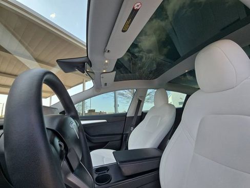 Used 2021 Tesla Model 3 Standard Range Plus image 7