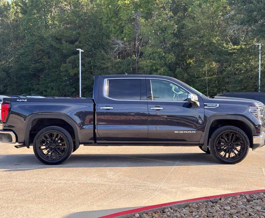 Used 2025 GMC Sierra 1500 SLT AWD/4WD image 13
