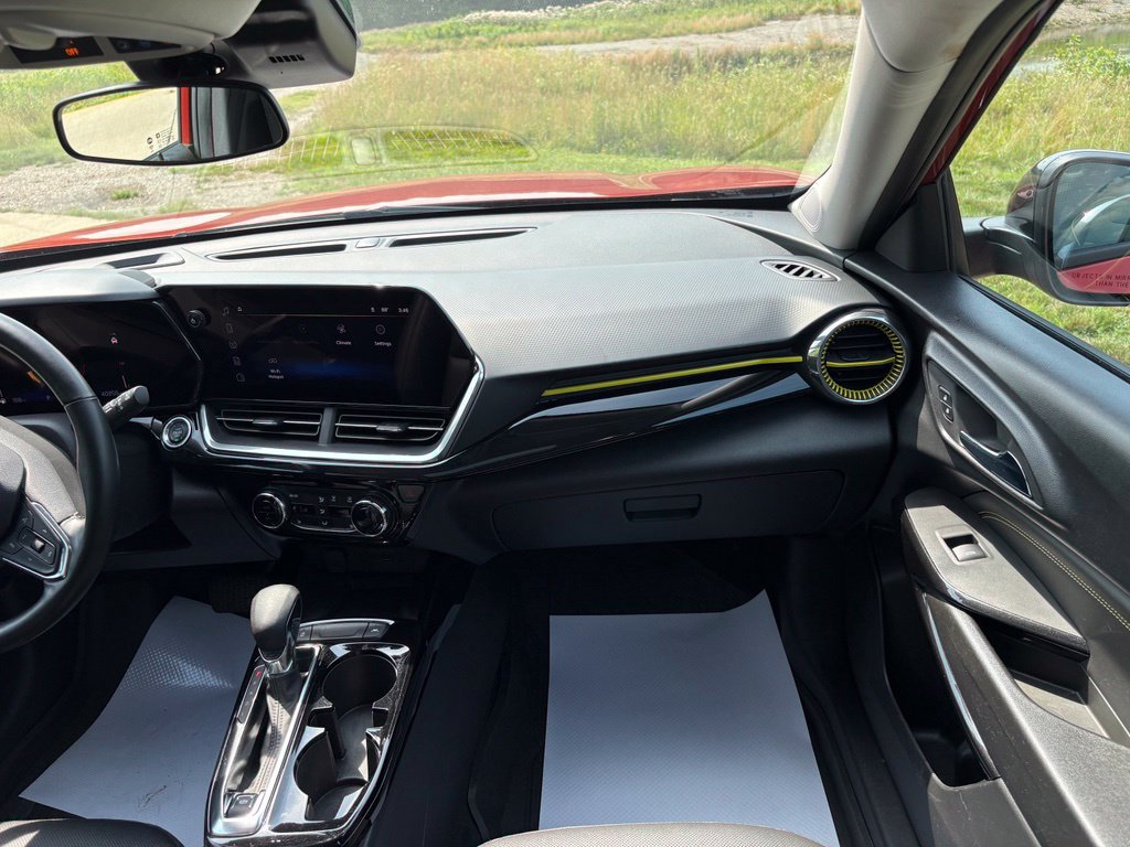 Used 2024 Chevrolet Trax ACTIV w/ Sunroof Package FWD image 34