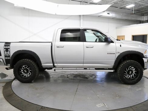 Used 2018 RAM 2500 SLT image 8