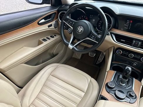 Used 2019 Alfa Romeo Stelvio Ti Lusso w/ Quick Order Package 22X Lusso AWD/4WD image 21