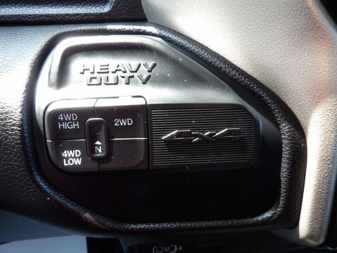 Used 2024 RAM 2500 Laramie AWD/4WD image 23