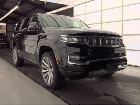 Used 2023 Jeep Grand Wagoneer Series II image 4