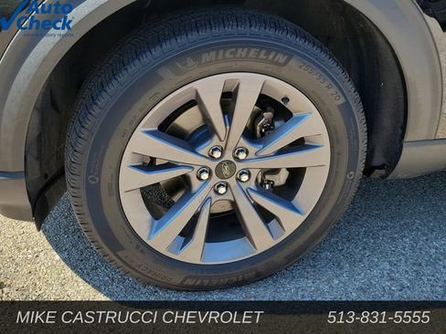 Used 2022 Ford Explorer XLT w/ Equipment Group 202A AWD/4WD image 9