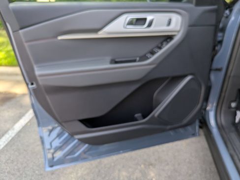 New 2026 Ford Explorer Active w/ Active Comfort Package RWD image 9