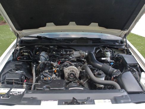 Used 1999 Ford Crown Victoria LX RWD image 41