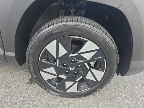 Used 2025 Hyundai Kona SEL AWD/4WD image 4