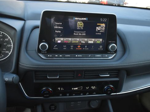 Used 2025 Nissan Rogue SV image 25